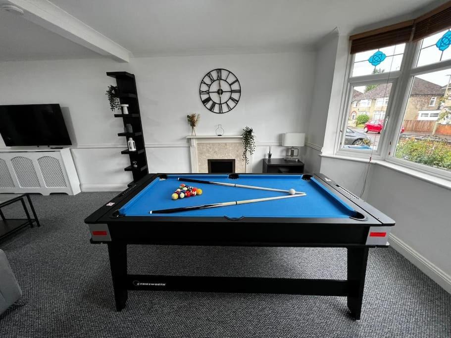 4 Bdr By Tranquil Ventures Short Lets & Serviced Cowley With Games Area, On-site Parking,