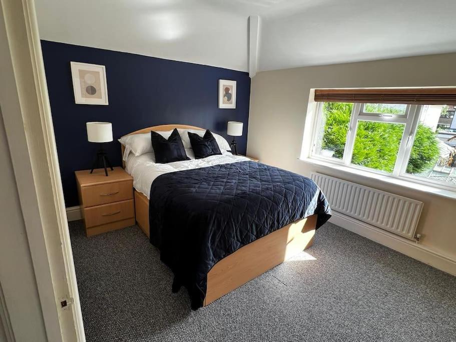 Villa 4 Bdr By Tranquil Ventures Short Lets & Serviced Cowley With Games Area, On-site Parking, *